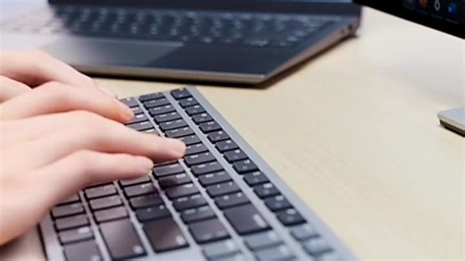 戴尔 Dell KM7321W 键盘鼠标套装简洁超薄，1年半超长续航，支持蓝牙2.4G无线连接，可