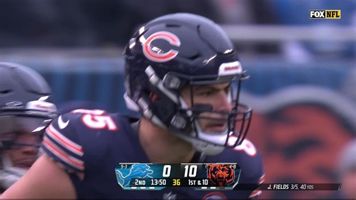 Fields' laser dots Kmet in stride for 41-yard pickup