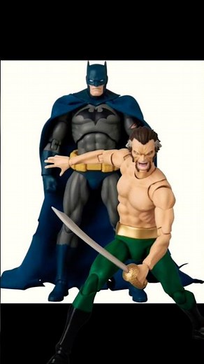 Mafex Batman Battle Damaged Hush Action figure