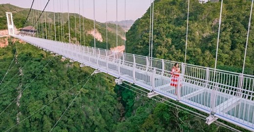 The longest glass bridge in the world