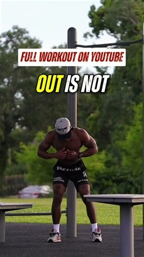 The Difference Between Moving and Actually Training #workoutmindset #technique #shorts