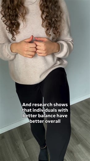 🧠✨ Brain-boosting challenge! Try brushing your teeth with your NON-dominant hand… while standing on one leg… AND counting backwards like this: Z26, Y25, X24… all the way to A1. These kinds of coordination memory exercises may help keep your brain active and sharp as you age. Start small and be safe (support yourself if needed). Would you try it? Comment YES or NO 👇🏽 Save & share to try later 💚 #BrainHealth #HealthyHabits #StaySharp #MindfulLiving #AgingWell #MentalFitness #WellnessJourney #H