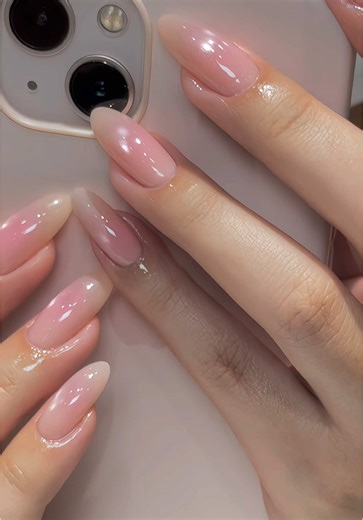 Peach Airbrush Ombre Nail Design with Cat Eye Effect