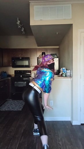 Epic Akali Cosplay from League of Legends