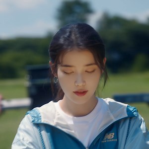 【We Got Now 堅持自我】 響應亞太區形象大使 IU (李知恩) 加入Team New Balance的行列，最新《We Got Now》形象影音以— Impatience Is A Virtue 為號召，一窺Team New Balance運動員，以及世界各地擁抱無畏獨立態度的形象主角們，如何把握當下，以滿腔熱血勇敢追逐夢想。 #newbalance #WeGotNow 了解更多品牌動態> https://bit.ly/383AfbV | New Balance