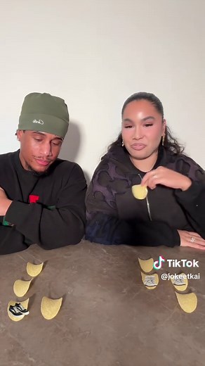 Jeu des Chips : Règles et Rires en Couple