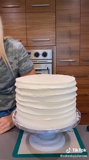 Creating a Stunning 3 Tier Wedding Cake Tutorial