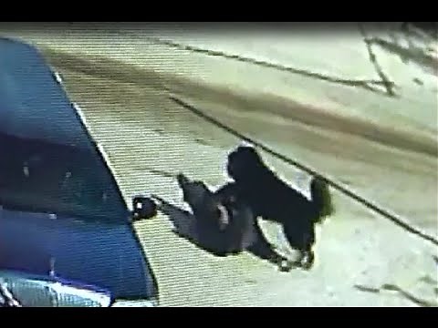 Elderly Man Fights off Aggressive Tibetan Mastiff in Shandong