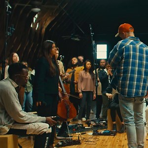 May I never lose the wonder Of this Gospel mystery From the heavens came a Savior From the ground arose a King | Elevation Worship