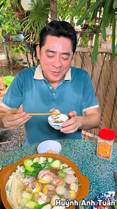 2.7M views · 32K reactions | Có mớ hột vịt lộn, chú Tuấn đem đi nấu lẩu ngon khó cưỡng ----------------- Cre: Huỳnh Anh Tuấn © Bản quyền của video này thuộc về MCV Network © The copyright of this video belongs to MCV Network #MCVNetwork #MCV #DVHAT #Hana #HuynhAnhTuan | Camera Cận Cảnh | Facebook