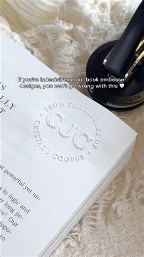 You can never go wrong with a timeless design 💫 #stationery #books #embossing #giftideas #booktok