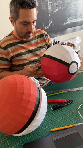 DIY Pokemon Pokeballs Papercraft Tutorial
