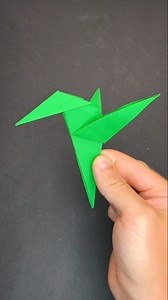 94 reactions | Easy Paper Hummingbird 列列 . . . . #hummingbird #hummingbirds #origamilibrary #papercrafts #papertutorial #papercraft #origamitutorial | Origamilibrary | Facebook