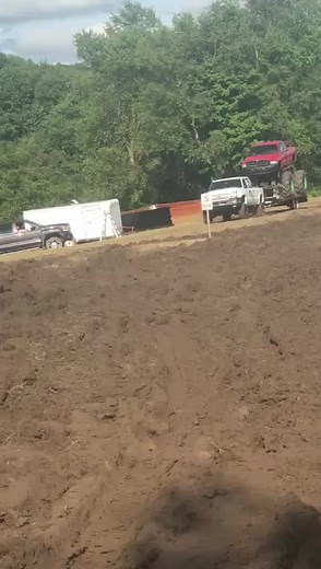 Mud boggin to a mud bog but TikTok is broken so you won’t see this #Duramax #mudtruck #Cummims #wideopen #fyp #foryou #nolikes #dontcare #foryoupage