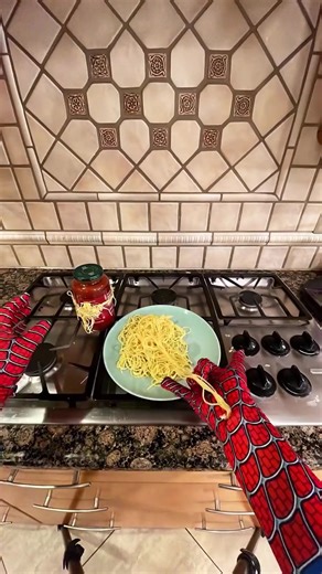 Italian Spider-Man Stop Motion Video