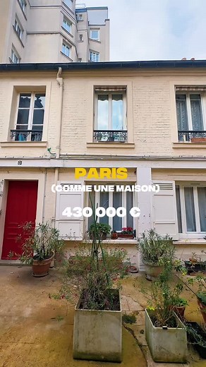 Paris 15e / Dupleix – Charles Michels ✨ Voici la version en mouvement de l’annonce d’hier. Un duplex chaleureux, rare et lumineux, qui donne l’impression de pousser la porte d’une petite maison cachée dans le 15e. Un bien calme, atypique et plein de caractère. On adore : • Grand séjour lumineux avec cuisine ouverte • Accès direct à une petite cour végétalisée • Chambre spacieuse à l’étage • Bureau modulable • Salle d’eau moderne WC séparés • Grande cave de 13 m² • Duplex en rez-de-chaussée et de