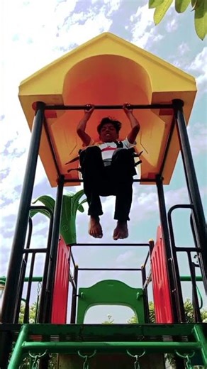 Extreme Hanging Challenge Showing Insane Grip Strength And Full Body Control #sort #hanging 💥💯🔥