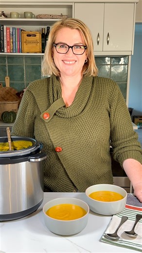 🍂 Sunday Video 🍂 Slow Cooker Pumpkin Soup. Hiiii 👋 Watch along as I show you how I make this delicious soup. Head to my website to grab the recipe, then get cooking! 👩🏼‍🍳 Recipe here 😊 https://justamumnz.com/2025/06/05/easy-slow-cooker-pumpkin-soup/ What recipe would you like to see me share next? Have a fabulous week, Anna xox | Just A Mum's Kitchen