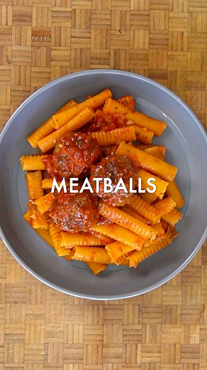 Jonny Marsh | Chef on Instagram: "Meatball penne pasta - PACKED full of flavour and super easy to make from start to finish! This is a dish that has been served to many footballers both pre match and in everyday menus! Recipe: Mince: 1000kg 1tbsp dried oregano 1tbsp dried thyme 1tbsp salt 1tbsp tomato puree 2garlic cloves grated Sauce: 1 onion - diced 3g basil chopped finely 2tsp sugar 2tsp salt 1 tinned tomatoes 250g passata"