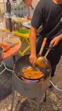 Chinese-Style Kuey Teow Goreng in Penang! Wok Hei Power