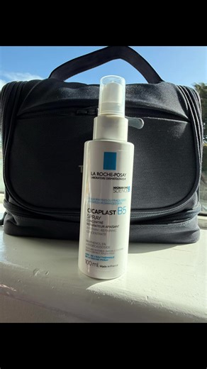 #ad La Roche-Posay Cicaplast B5 spray This is a brilliant spray for my bag. It is a good size but small enough to fit in all my bags. I use it all the time on the go as I get really dry skin - it is the perfect moisturiser but I’m also not touching my face as it is a spray. Finally no breakouts!!! #LorealistarUK #WhatsInMyBag #skincare @La Roche-Posay #whatsinmybagcicaplast