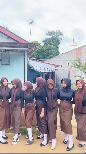 mau ekskul dulu ya abang ☺🤗