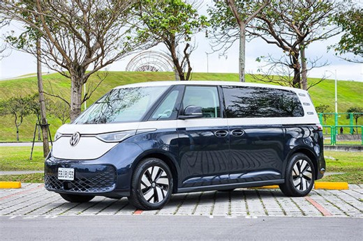 第三排空間大到能翹腳！福斯 ID.Buzz Pro S 長軸版闔家舒適出遊屬性拉滿::DDCAR 電動車