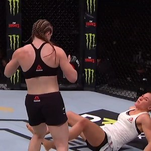 34M views · 10K reactions | The speech & the finish 勞 An unbelievable sequence at #UFCDC ⤵️ | UFC | Facebook