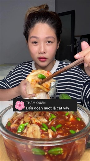 Mukbang cơm nhà dễ thương: Chán không muốn nói