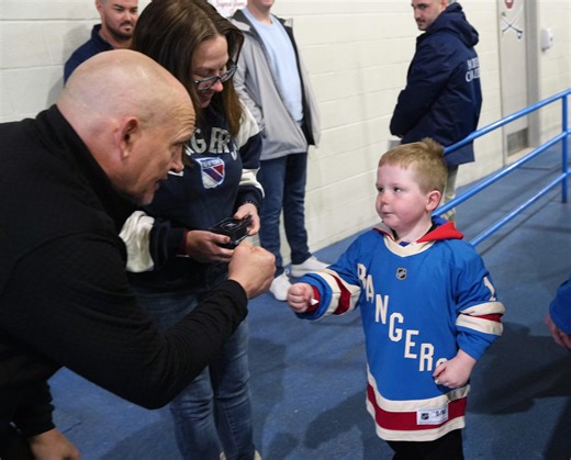 Former NY Rangers skate to benefit Harvey rink in front of big crowd