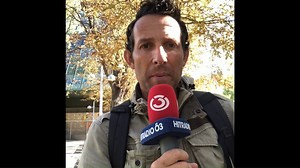 23K views · 84 reactions | Frage: "Wie viele Jahreszeiten hat eigentlich der Herbst?" Antwort: "Winter und Herbst!"  Welche interessanten ;) Antworten Ö3-MIkromann @Tom Walek sonst noch bekommen hat: Ö3-Wecker, 8:50 Uhr. #einschalten | Hitradio Ö3 | Facebook