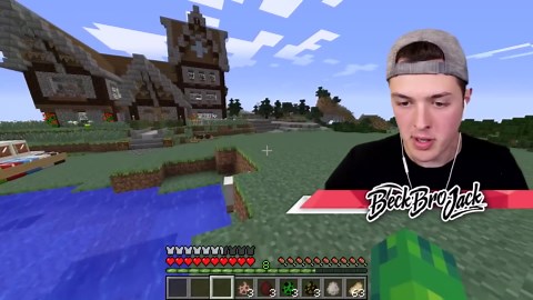 Noob Pro And Hacker Golems Face Off In Minecraft