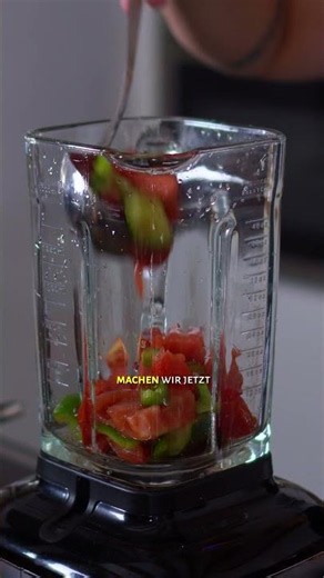 Need to cool off? 🍅 Forget the stove, the kitchen stays cold today☀️