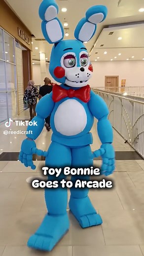 Glamrock Bonnie Cosplay at the Arcade