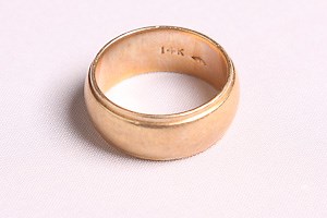 How Much Is A Wedding Ring Worth? | Express Gold Cash