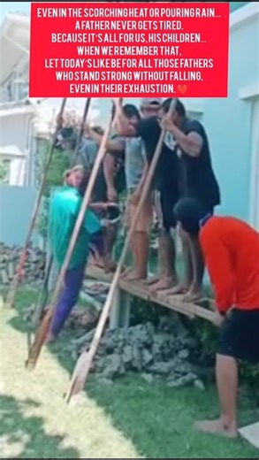Shocking Teamwork Lift Technique 😱 | Construction Workers Genius Idea #home #viral