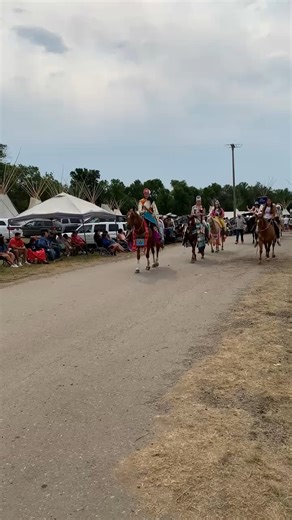 2025 Crow Fair Parade - Video by @delores.pompanagabbard | PowWows.com