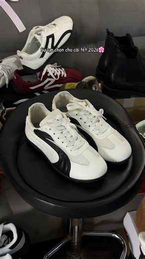 Tặg tất khi mua ở video này nha ae. 😎#giay #giaydep #giaythethao #giàynam #chungkhongsie