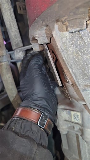 International semi eaton fuller transmission wont go into gear #mechanic #semi #quicktip #cummins