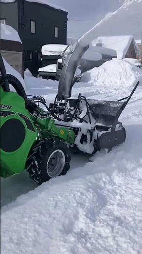 アバント & まえむき君 ー 3 弊社敷地内で除雪中 Snow removal by Avant 528 and snow blower Maemukikun in Hokkaido