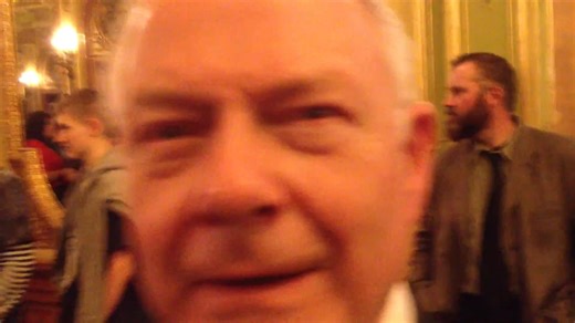 七头兽前往波士顿开展神秘音会活动！看着对新KC将要卖弄什么浑然不知的无辜买家们，罗飞满脸银笑！自己四十多年来的辛勤怒离没有白费！接下来是大Kcontrol时间！