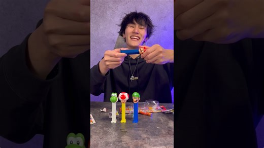 ISSEI funny video 😂😂😂 | Super Mario PEZ dispenser 🤩