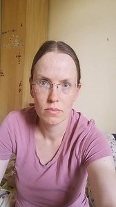 Sarah Schmid | Ein kurzes Live: Update zu meinen Büchern 🙂 | Instagram