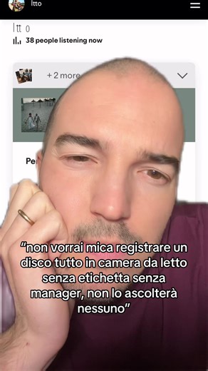 domani è un mese che è uscito questo disco, 4 canzoni a cui sono molto legato registrate nella mia cameretta suonando io tutti gli strumenti e facendo io mix, master e copertina… budget 0€, mi sembrava un lungo viaggio ma mi rendo conto ora che è appena partito ❤️ grazie per tutto l’amore che mi state dando per Buonasera Signorina!! facciamola diventare HIT