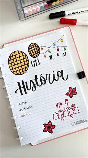 Capa de matéria do Stranger Things 🧇 • #strangerthings ##stationery #studytok #papelaria #lettering