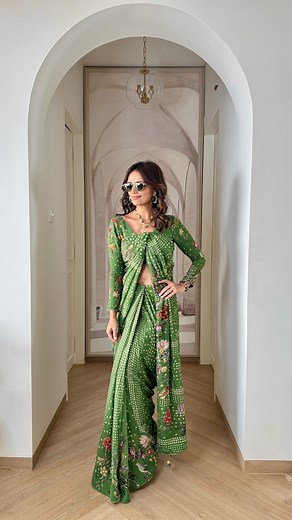 868K views · 9.6K reactions | This one’s a show stopper ✨Sari Gown drape in this beautiful sari by @seharrebysahitheereddy @melange_pr Sari not sorry ✨ this series is all about reinventing your saris from the closet & bringing them out this wedding season - sometimes the best new outfit is already in our closets ✅ #rovive Draping Indian festive wear #indianwedding #indiandesigners #sari #sarilove | Roshni Chopra | Facebook