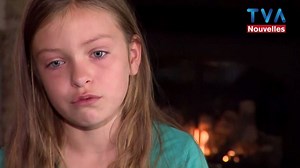 TOUCHANT | À 9 ans, Lydia-Rose Duchesne fait preuve d'une grande résilience après le décès de sa mère enseignante en pleine classe. Pour voir l'entrevue intégrale: http://www.tvanouvelles.ca/2017/10/17/la-fille-de-lenseignante-decedee-en-classe-rassure-les-eleves-temoins-de-la-scene | TVA Nouvelles