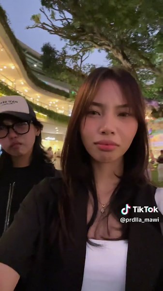 Broken Phone Screen Prank: Fun Hair Color Ideas