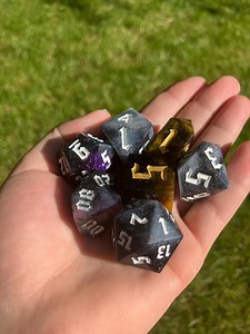 Will Wood Dice | Will Wood and the Tapeworms Dice | READ DESCRIPTION | Dice | Black Dice | White Dice | Dnd | Pretty Dice | Artist Dice - Etsy