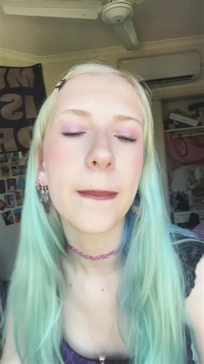 someone take me to see 5sos live pls